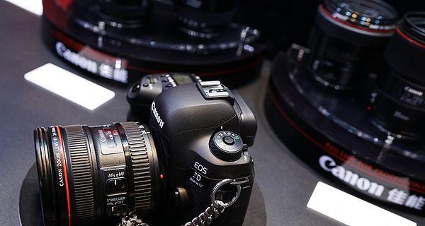 佳能EOS5D（品质出众、功能强大、适用广泛，探索佳能EOS5D的精彩世界）