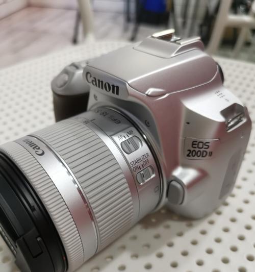佳能EOS200D，低价入门单反的不二之选（以佳能EOS200D为例，探讨入门级数码单反相机的性能与使用体验）