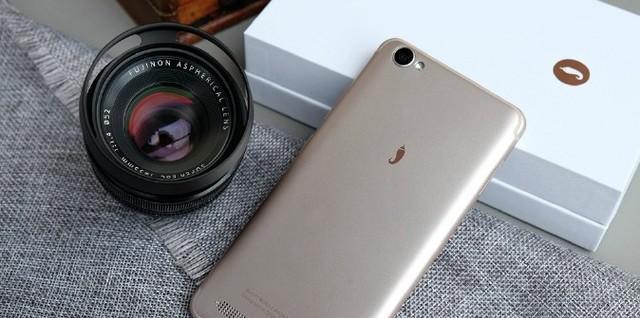 红辣椒4g版手机的全面评测（性能、相机、屏幕、电池表现一网打尽）