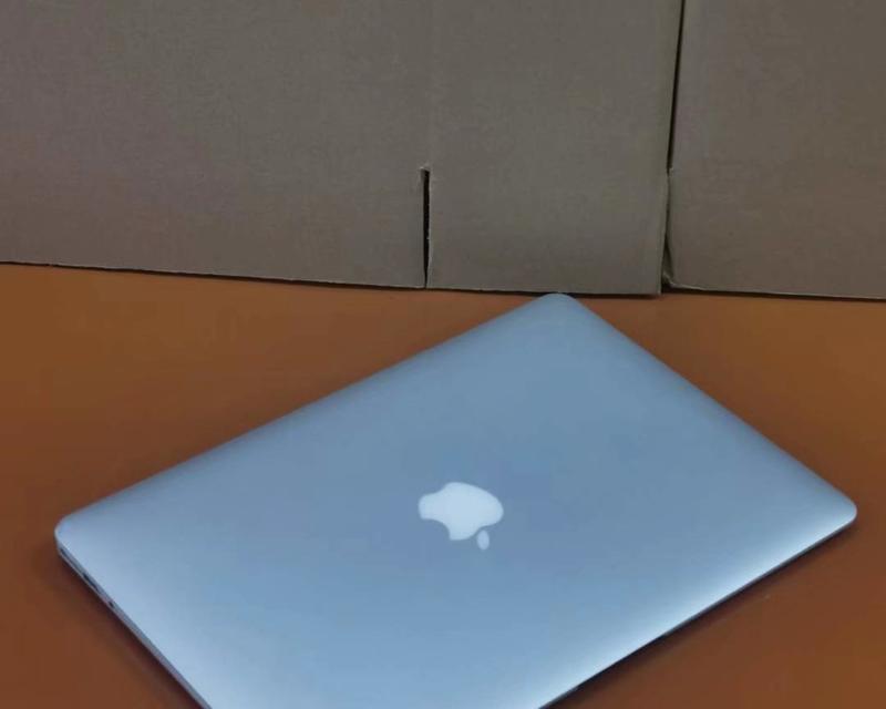 刀锋苹果笔记本（颠覆传统，引领未来的创新科技之选）